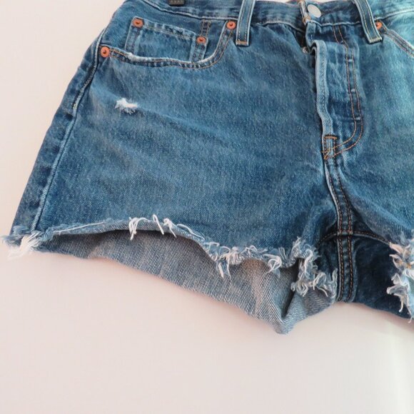 LEVI'S Destroyed 501 Jean Shorts in Sansome Muse Boho Casual Western - Size 28 - Picture 8 of 13